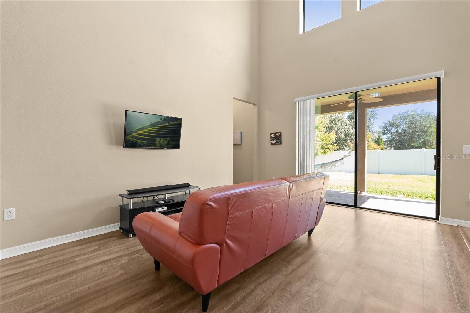 Image 31 of 38 For 919 La Terraza Lane