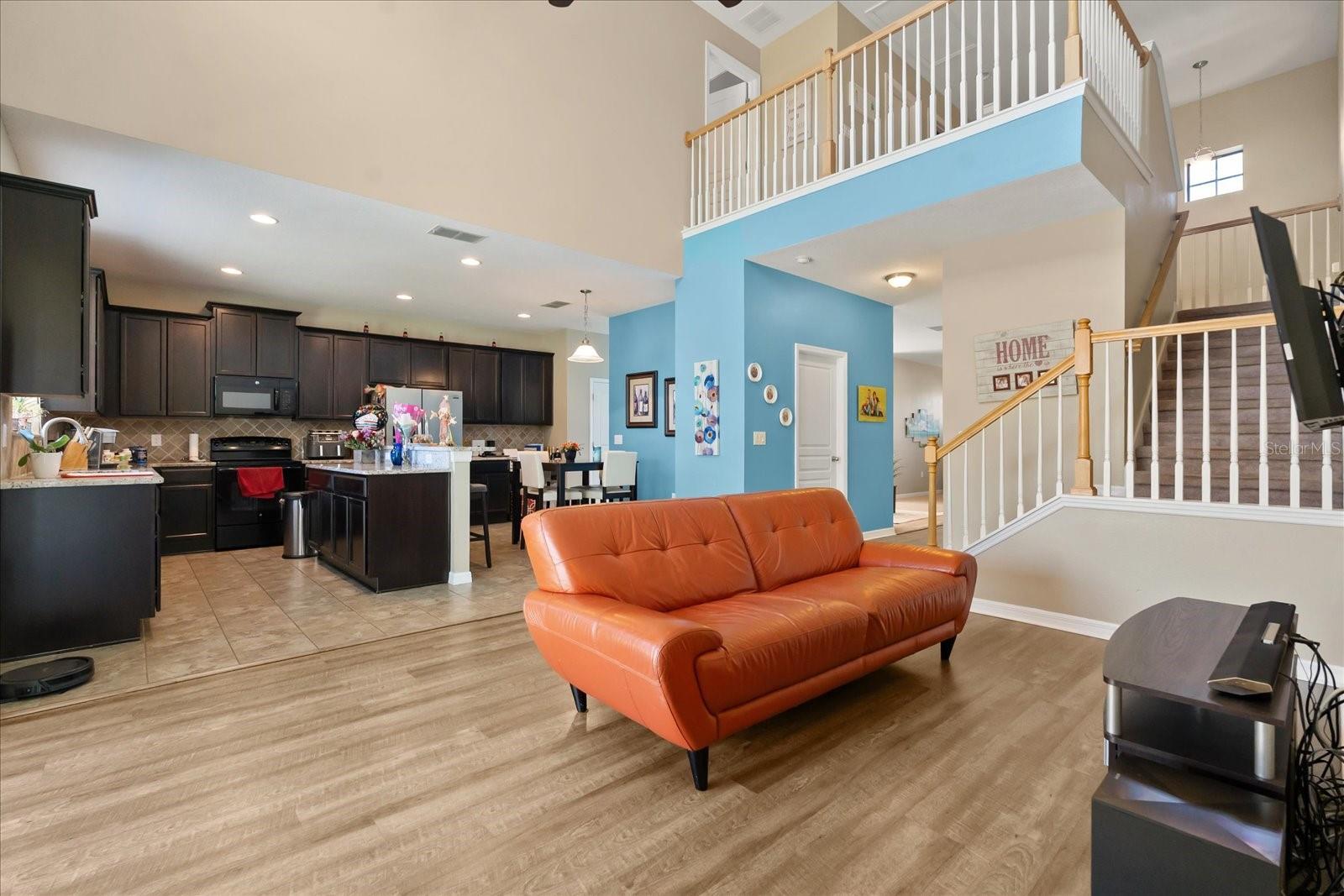 Image 4 of 38 For 919 La Terraza Lane