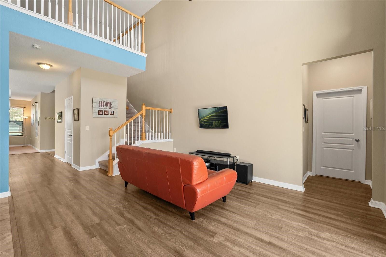 Image 5 of 38 For 919 La Terraza Lane