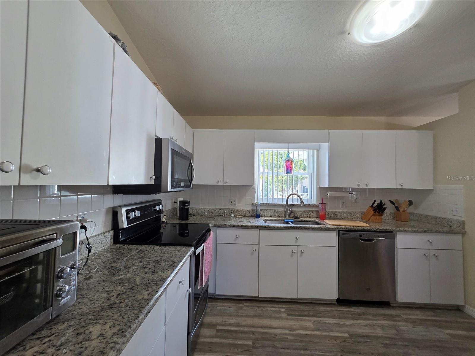 Image 10 of 30 For 6058 98th Loop