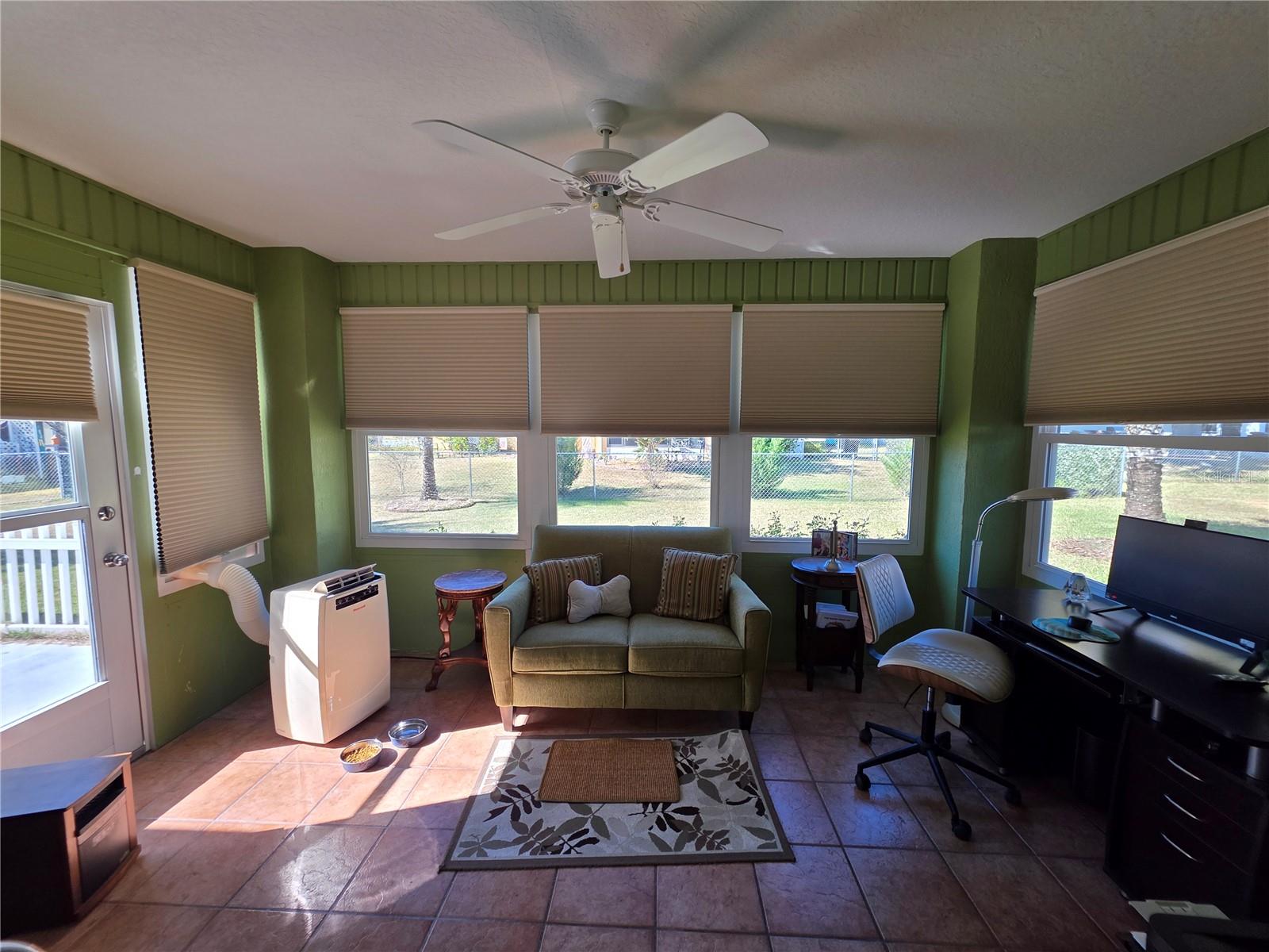 Image 17 of 30 For 6058 98th Loop