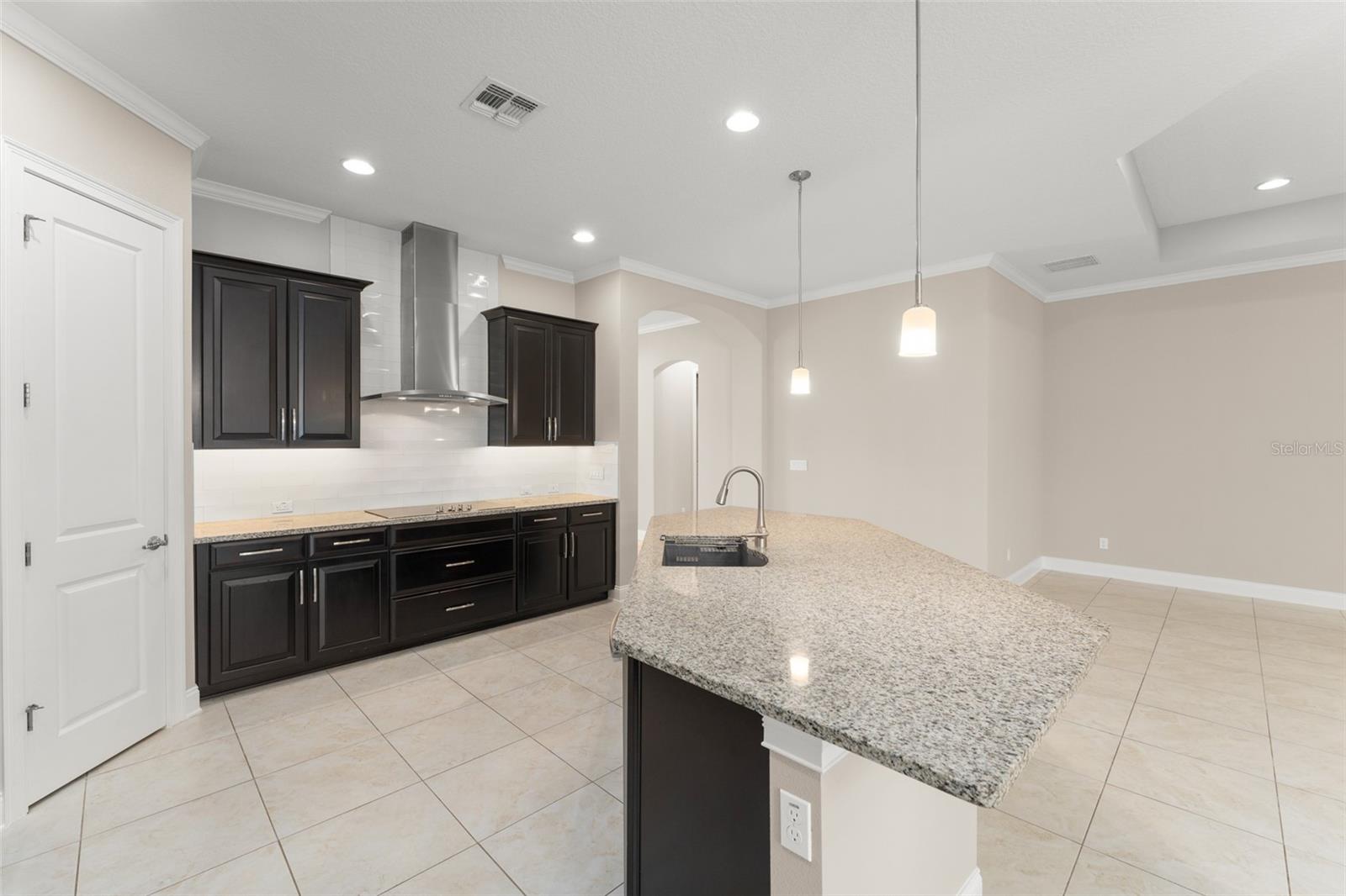 Image 16 of 86 For 13833 Behring Avenue