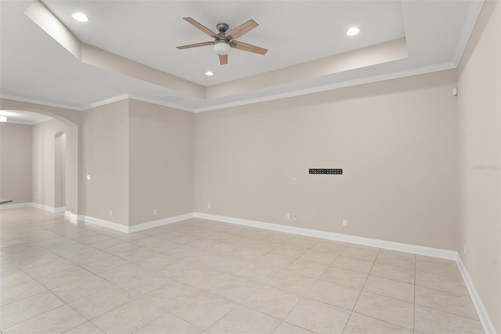 Image 21 of 86 For 13833 Behring Avenue