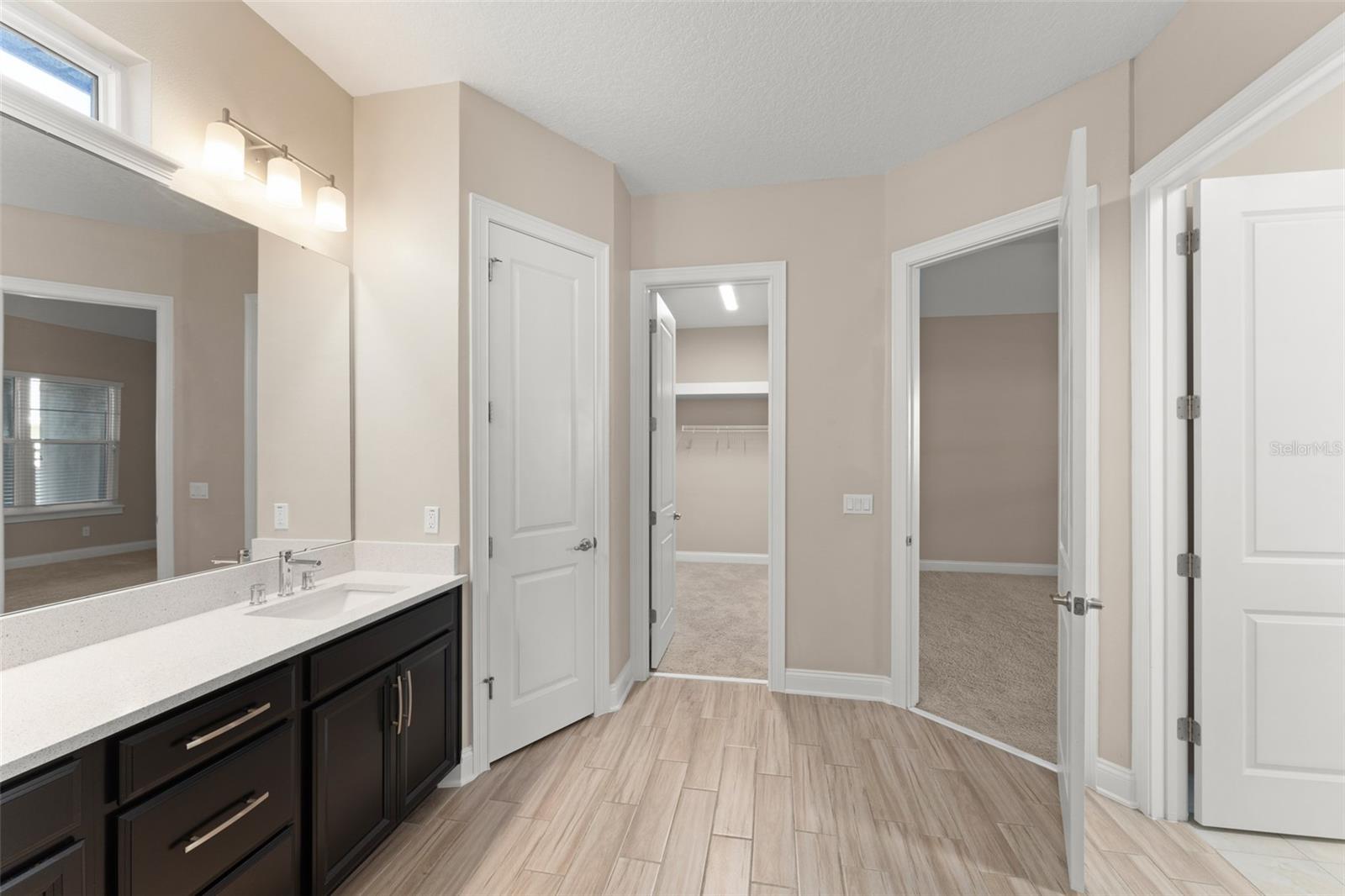 Image 29 of 86 For 13833 Behring Avenue