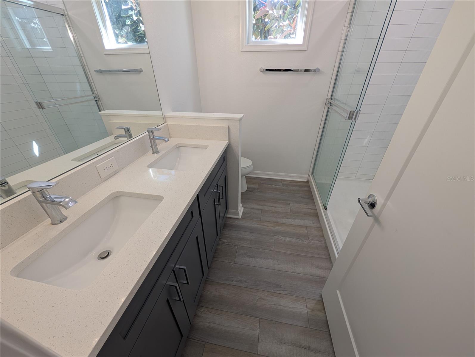 Image 13 of 16 For 1707 Columbus Drive 1