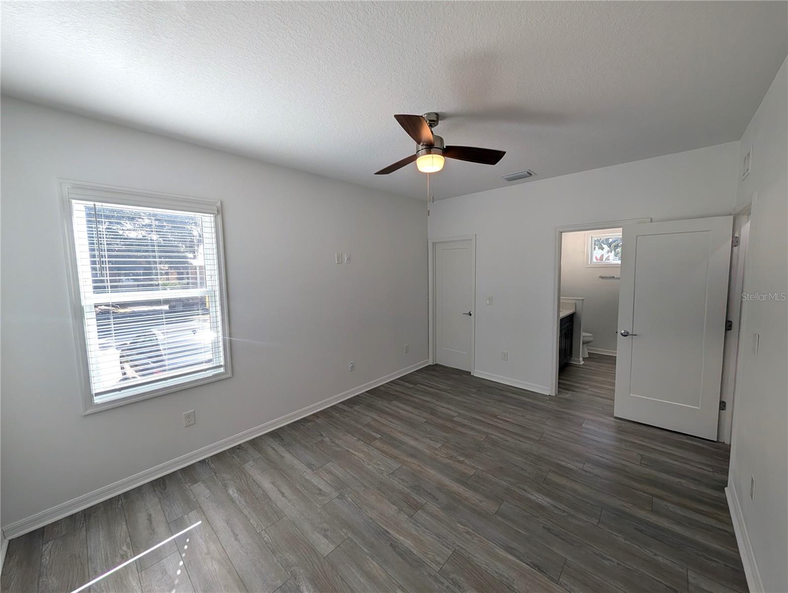 Image 7 of 16 For 1707 Columbus Drive 1