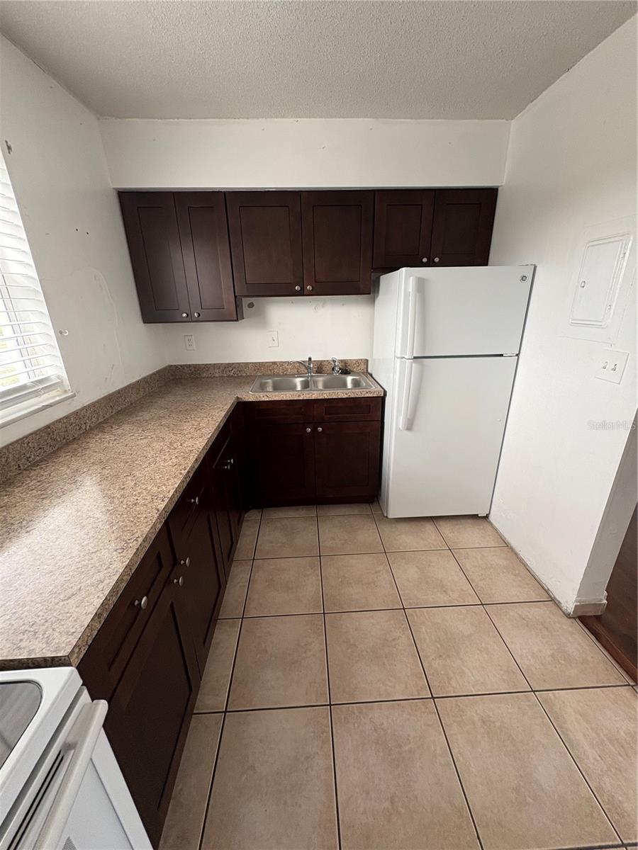 Image 10 of 13 For 5505 Hernandes Drive 116