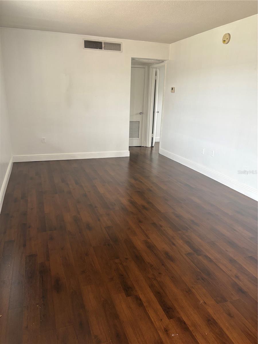 Image 2 of 13 For 5505 Hernandes Drive 116