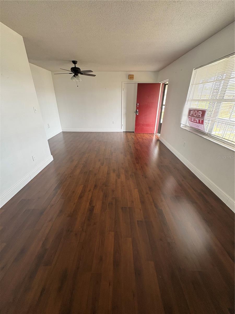 Image 4 of 13 For 5505 Hernandes Drive 116