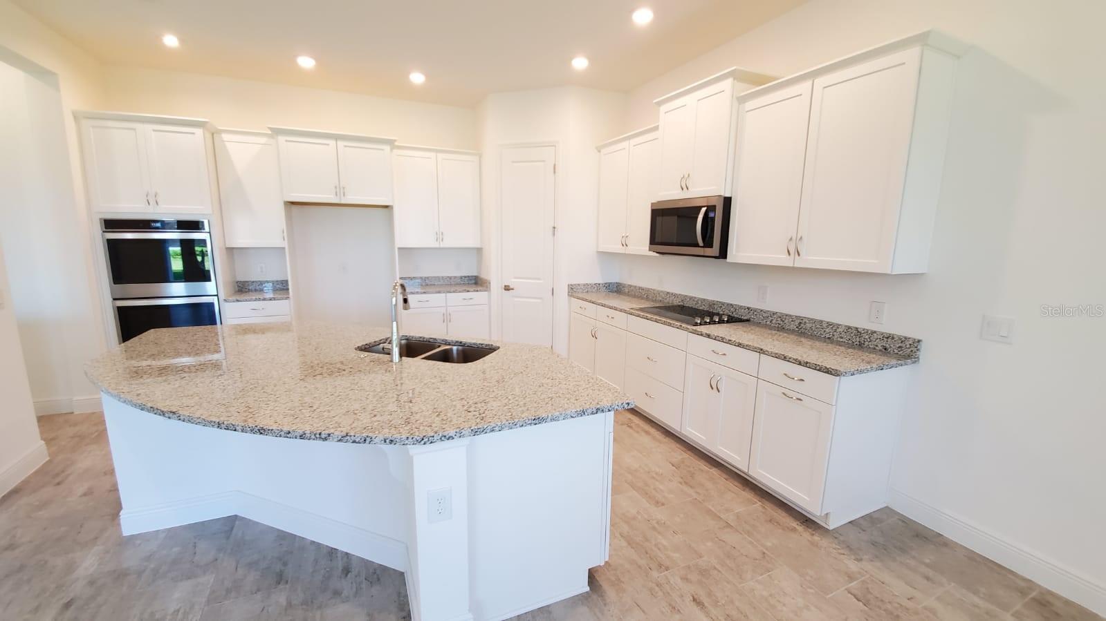 Image 10 of 40 For 9918 Summerlake Groves Street