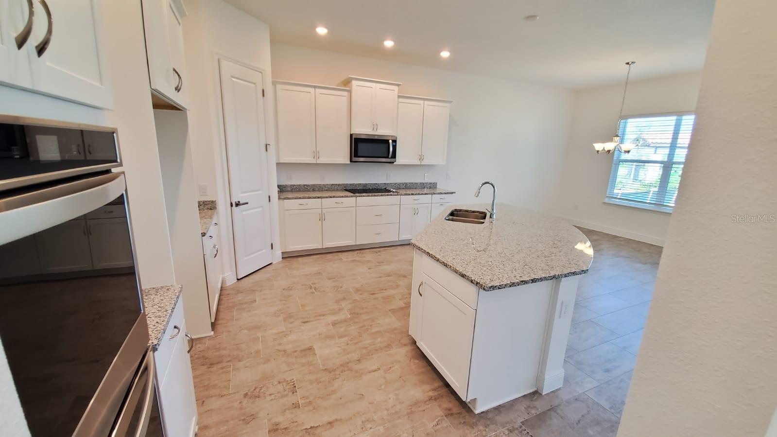 Image 12 of 40 For 9918 Summerlake Groves Street