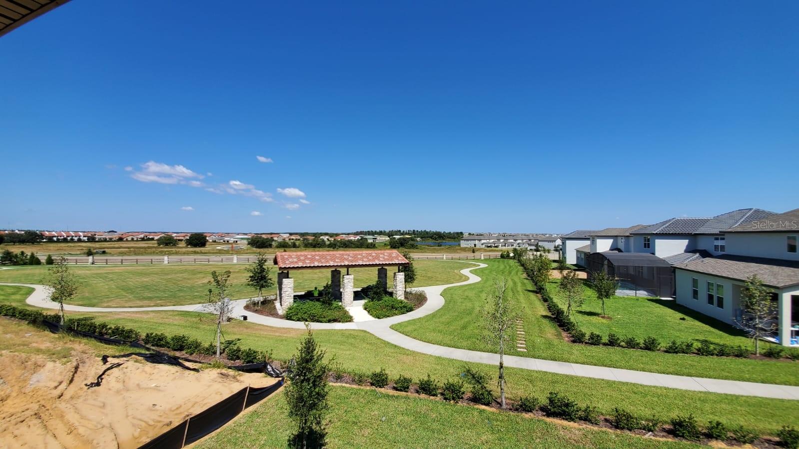 Image 31 of 40 For 9918 Summerlake Groves Street