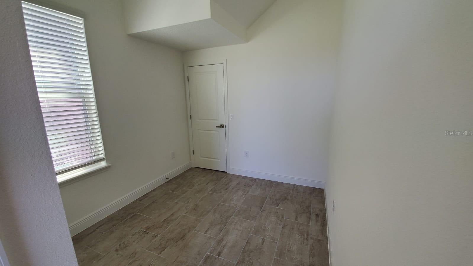 Image 34 of 40 For 9918 Summerlake Groves Street