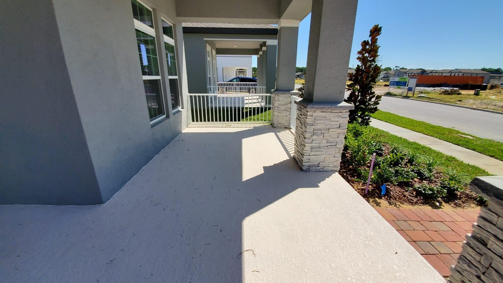 Image 4 of 40 For 9918 Summerlake Groves Street