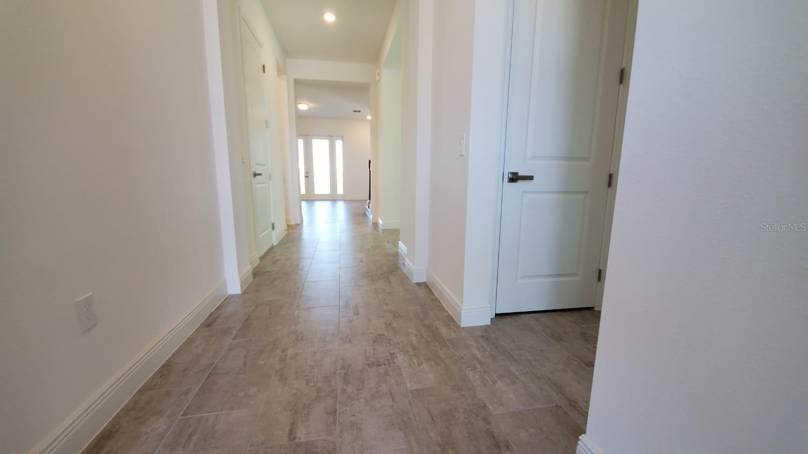 Image 6 of 40 For 9918 Summerlake Groves Street