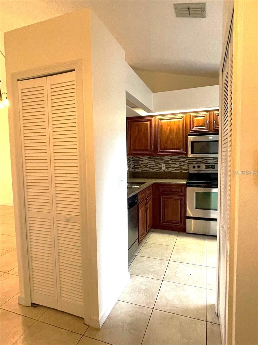 Image 4 of 14 For 1219 Lucaya Circle