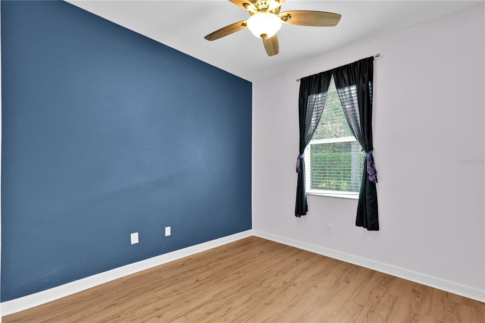 Image 22 of 35 For 3677 Serena Lane