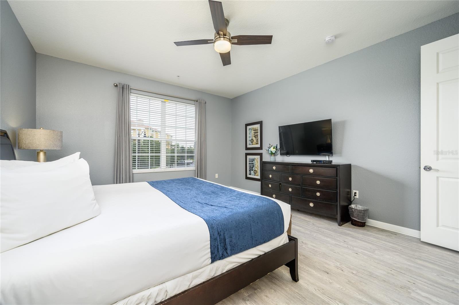 Image 19 of 53 For 5012 Shoreway Loop 20507