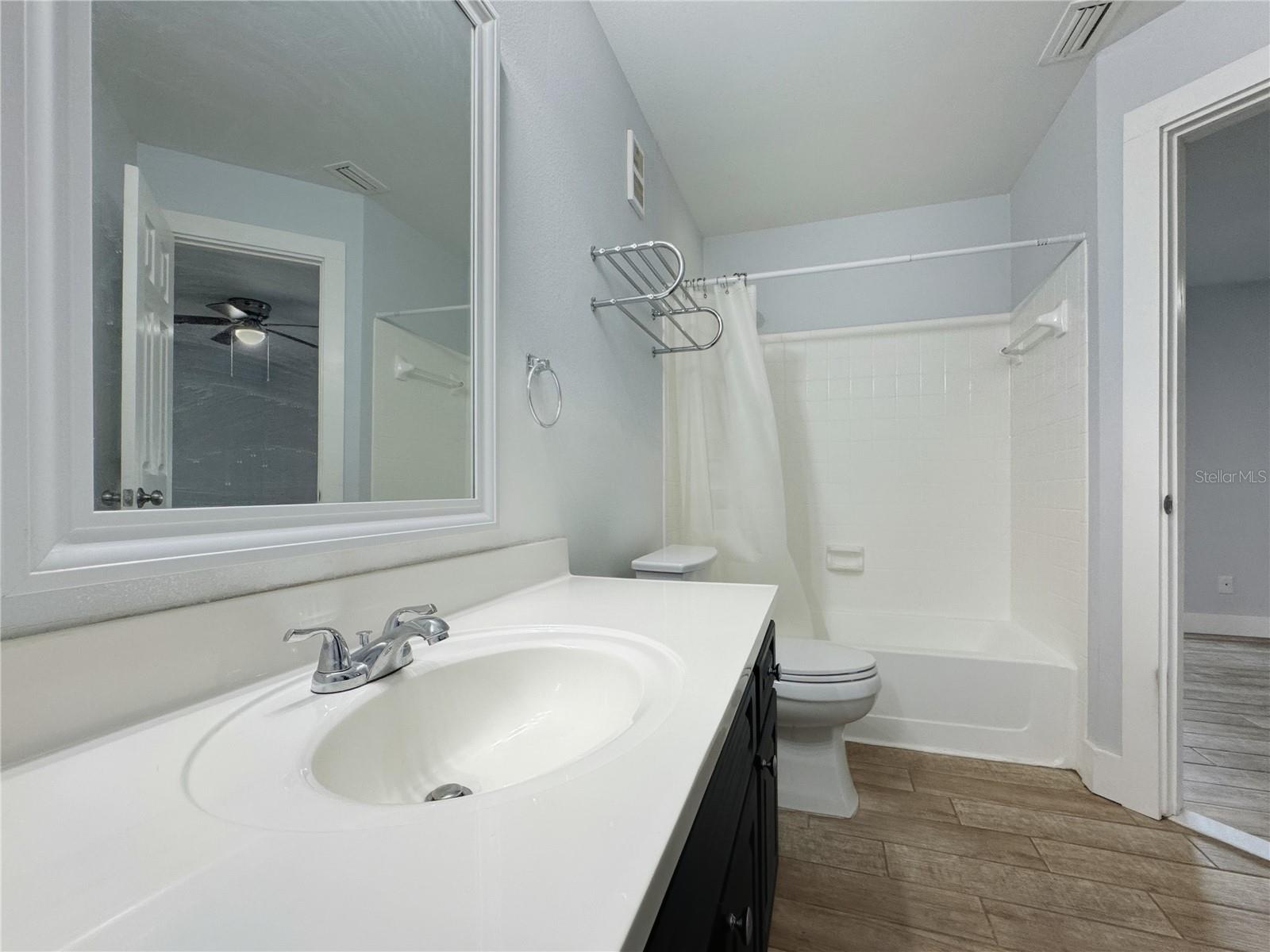 Image 17 of 22 For 4744 Walden Circle 17