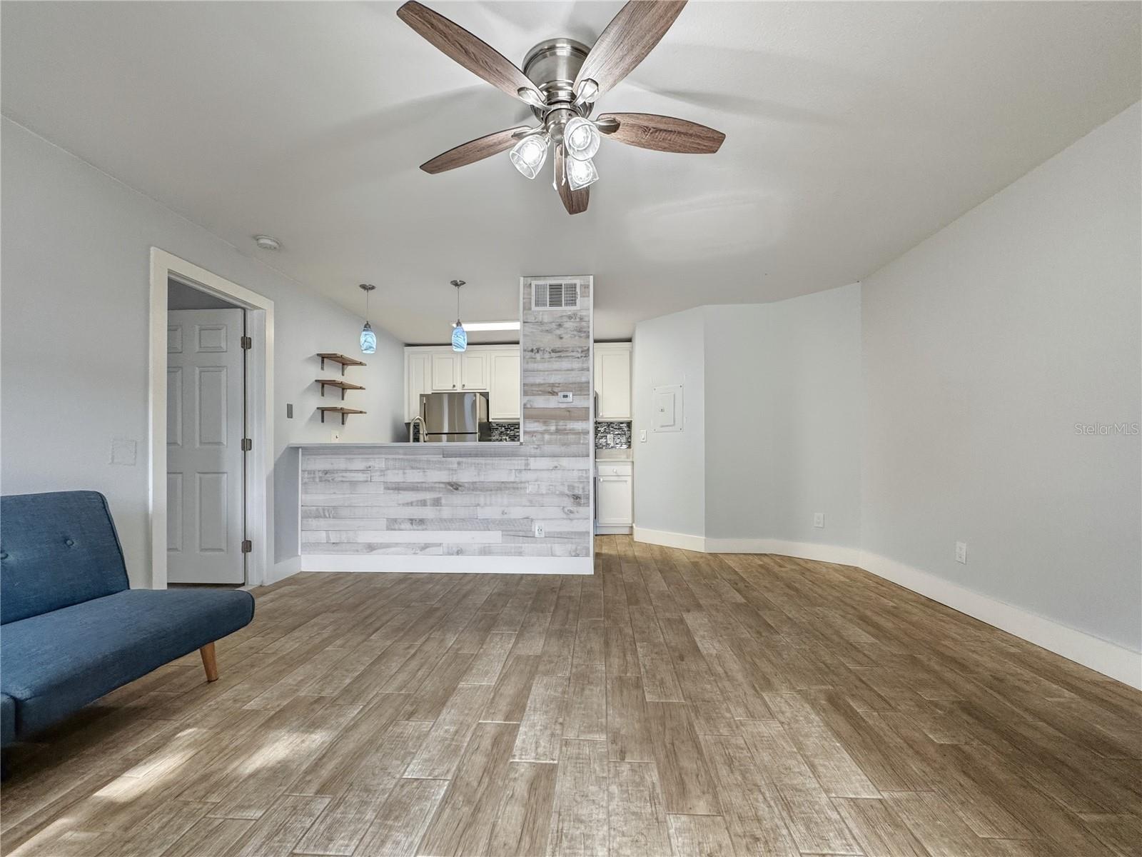 Image 3 of 22 For 4744 Walden Circle 17