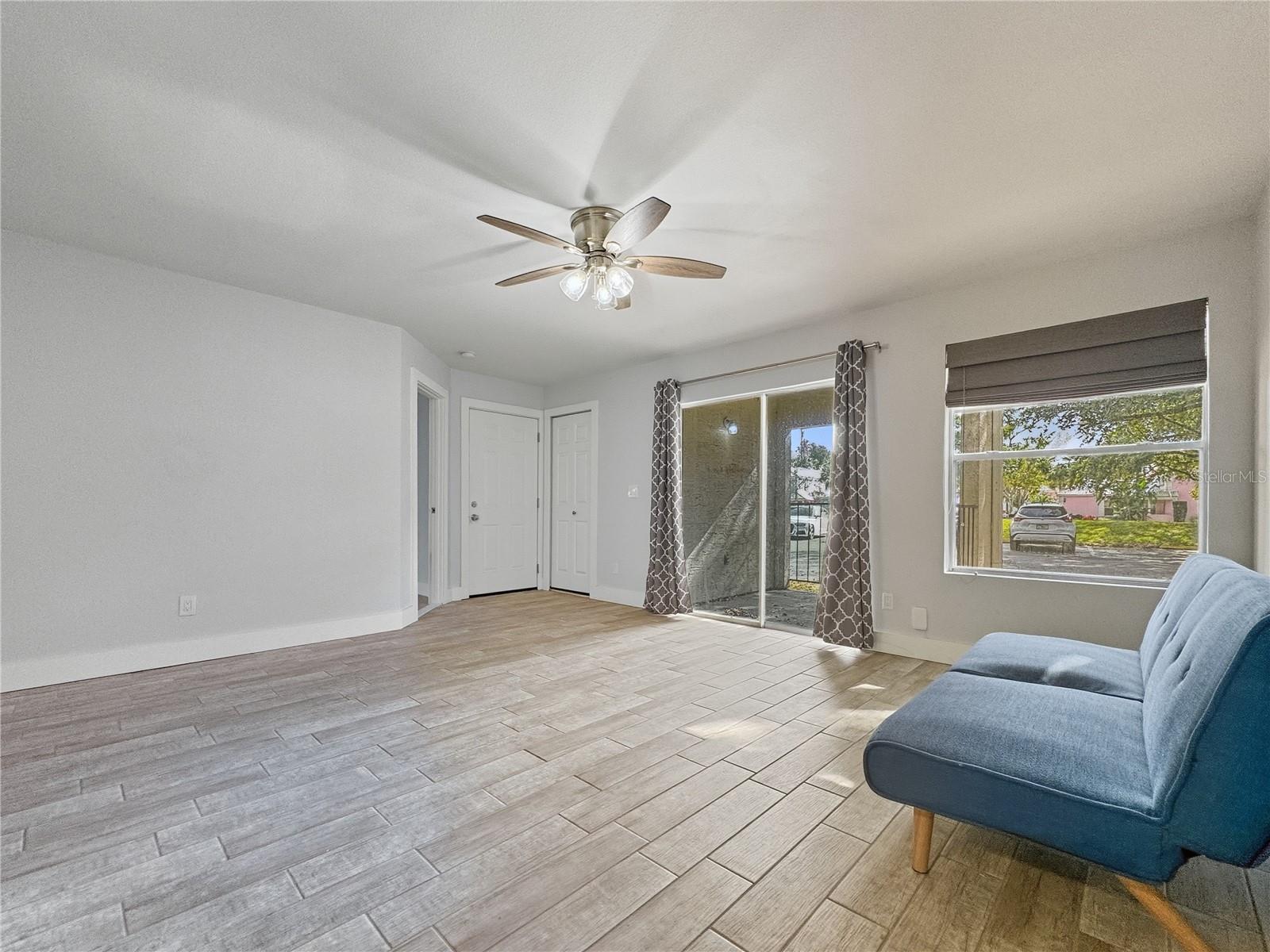 Image 5 of 22 For 4744 Walden Circle 17