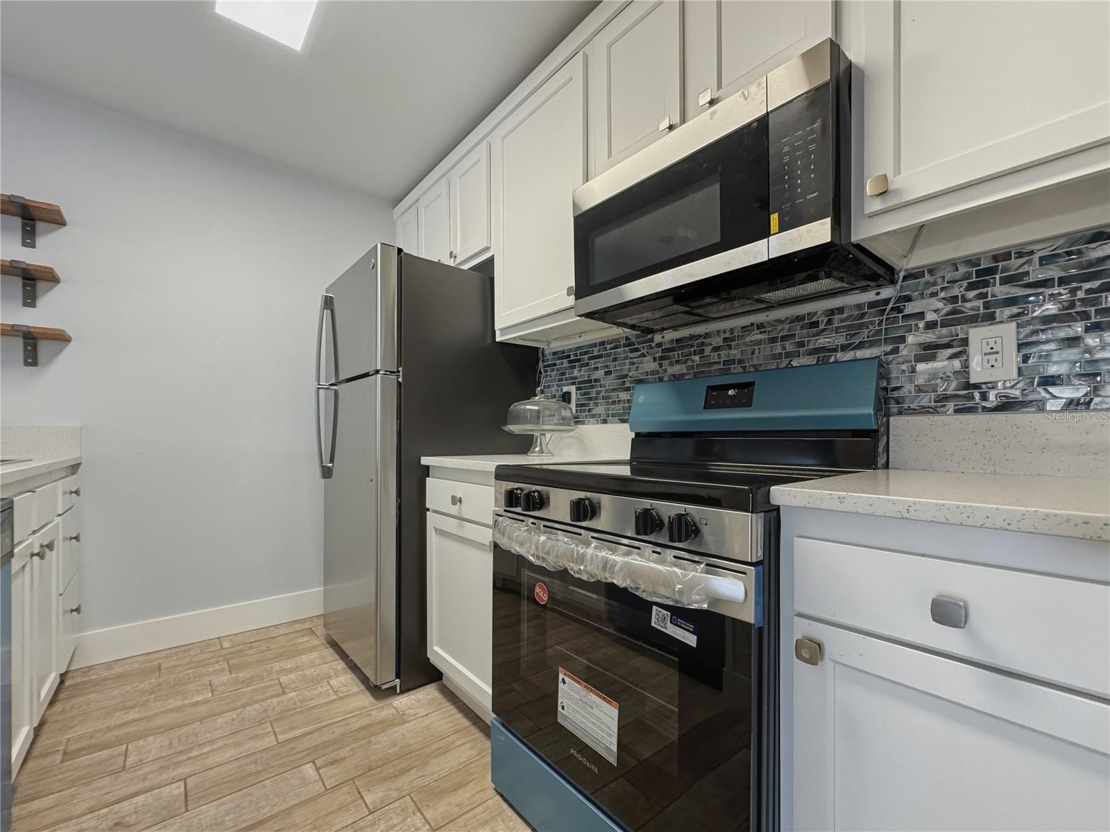 Image 7 of 22 For 4744 Walden Circle 17