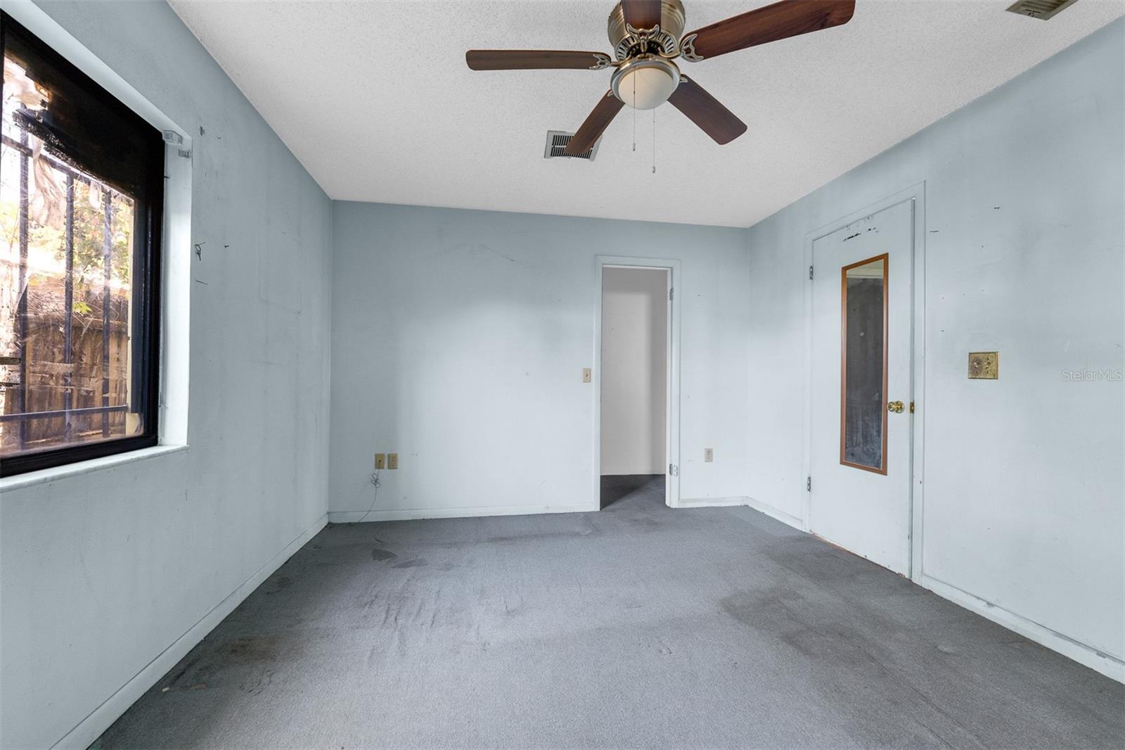 Image 10 of 22 For 716 Grove Avenue