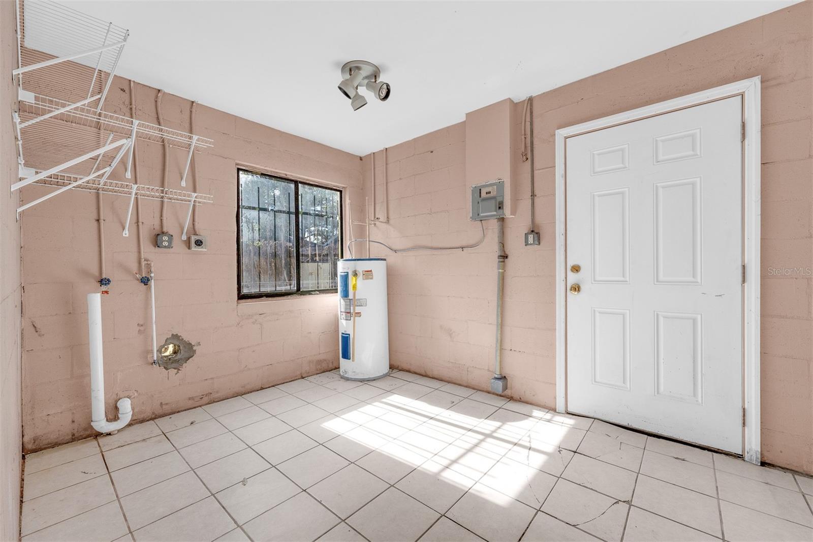 Image 21 of 22 For 716 Grove Avenue