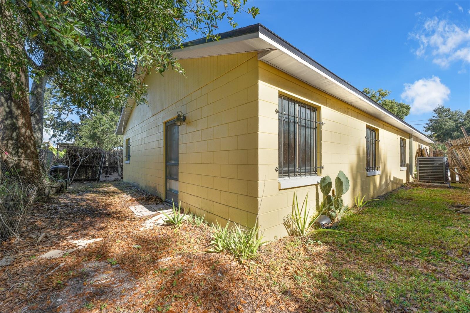 Image 22 of 22 For 716 Grove Avenue