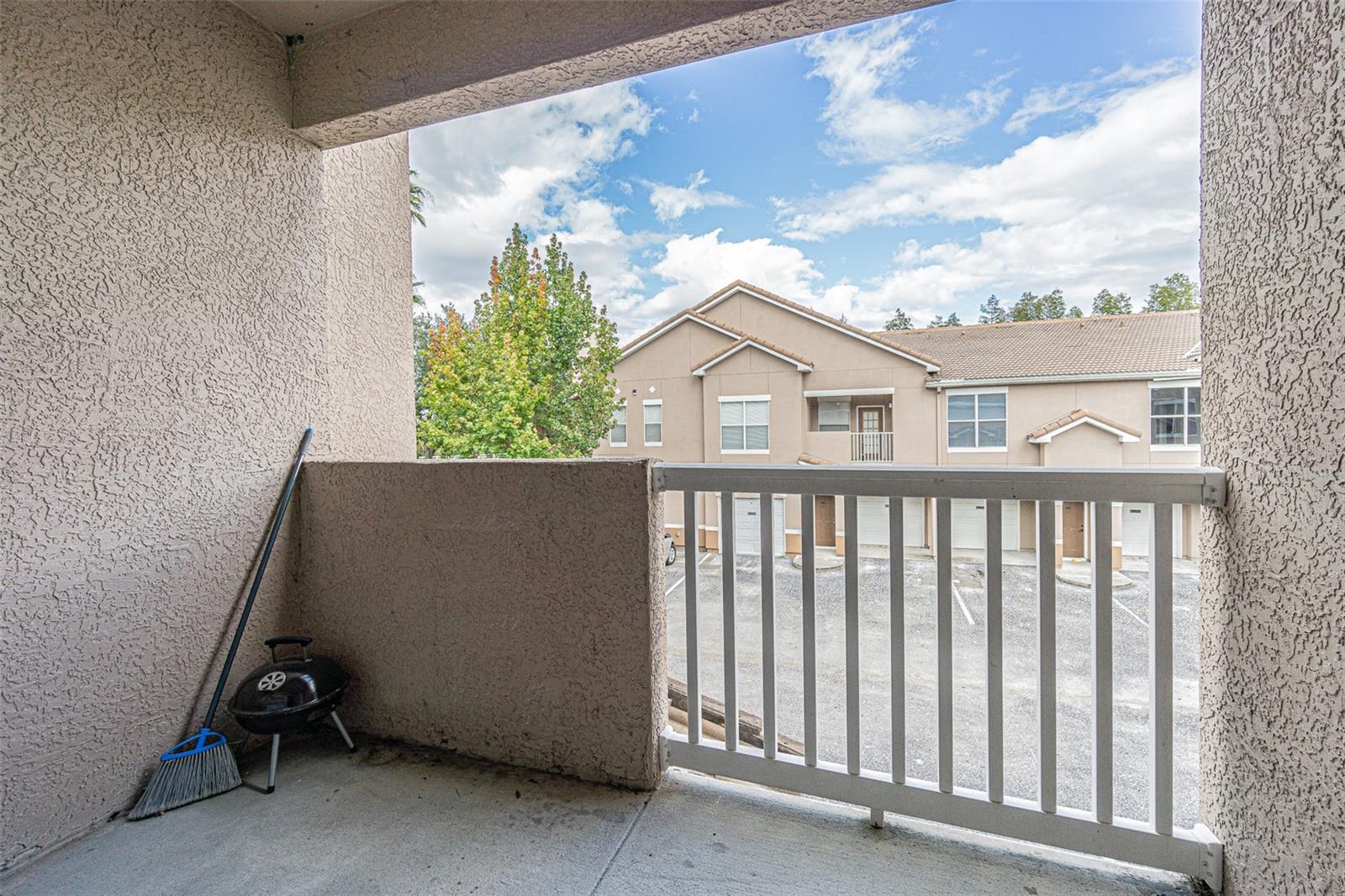 Image 19 of 25 For 18108 Villa Creek Drive