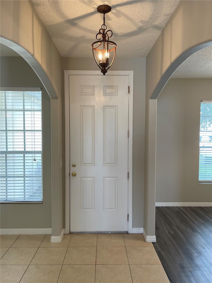 Image 10 of 30 For 606 Sunset View Drive