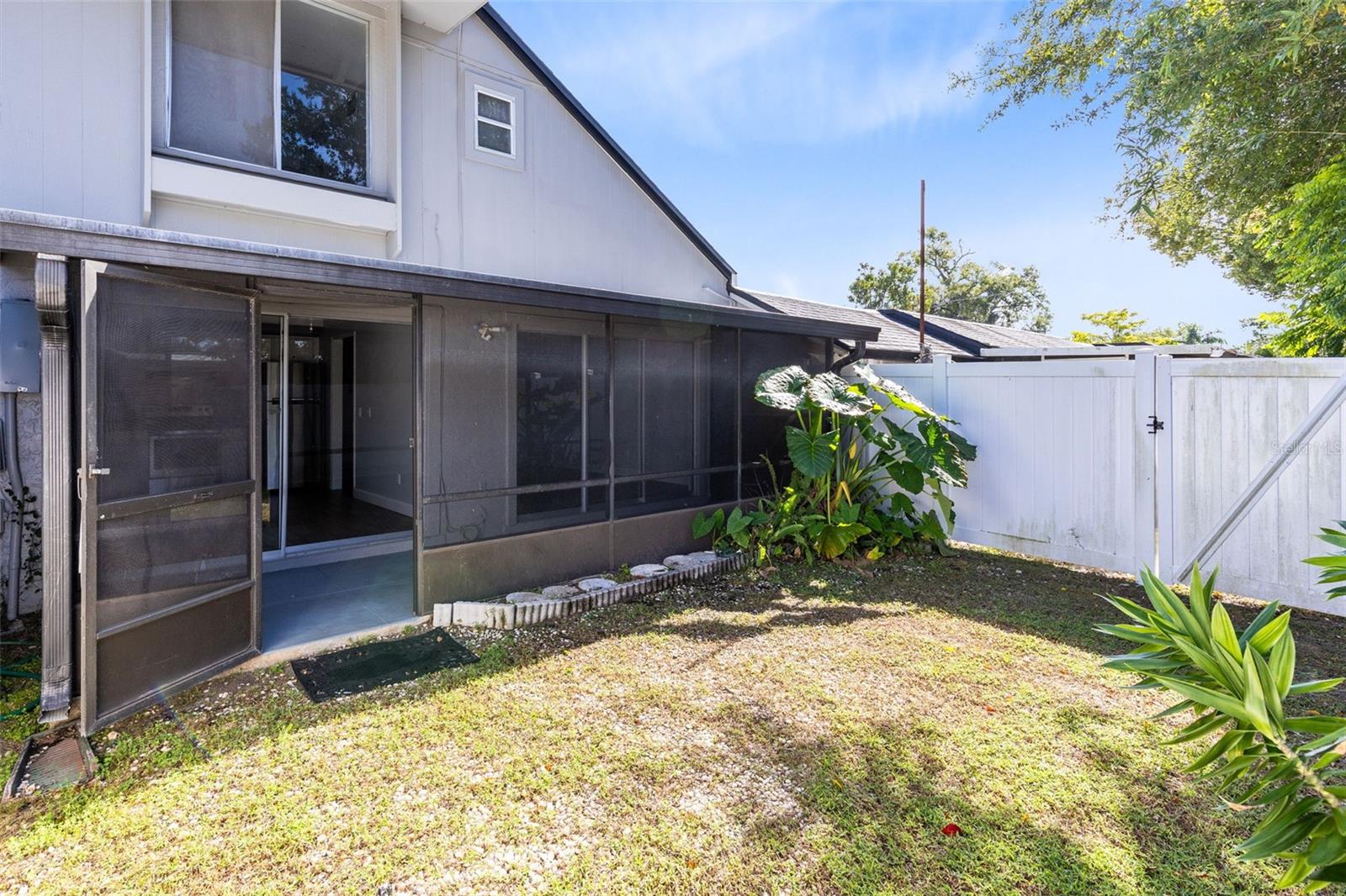 Image 26 of 35 For 890 Jonathan Way