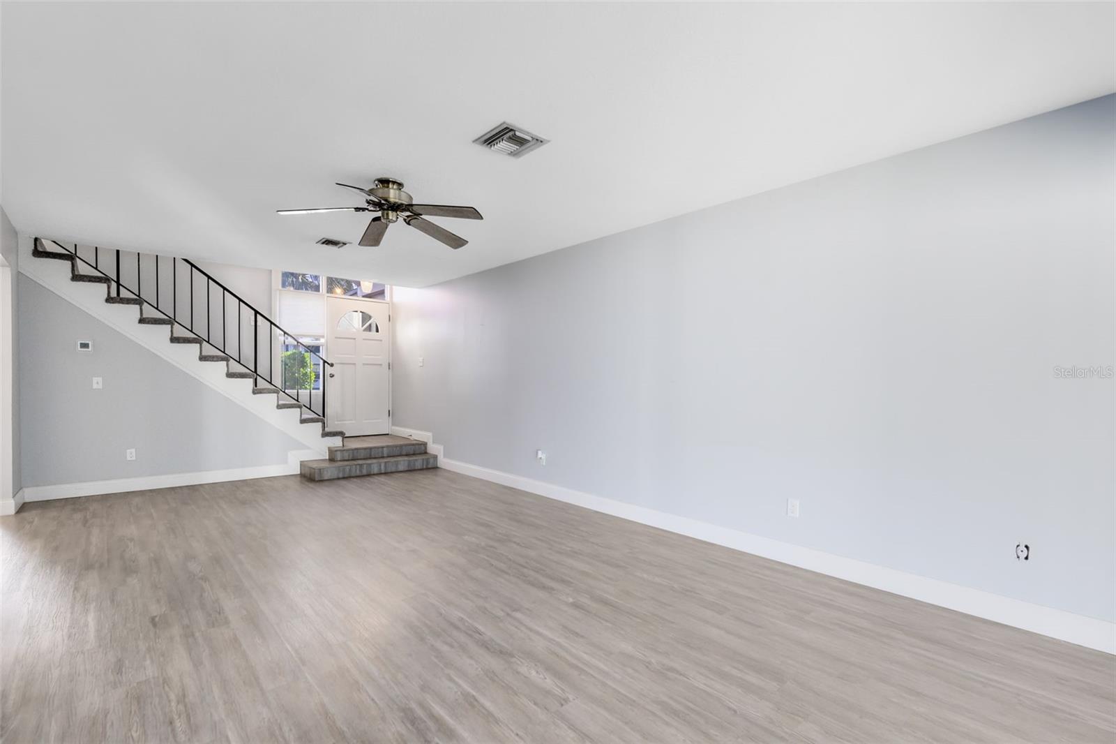 Image 3 of 35 For 890 Jonathan Way