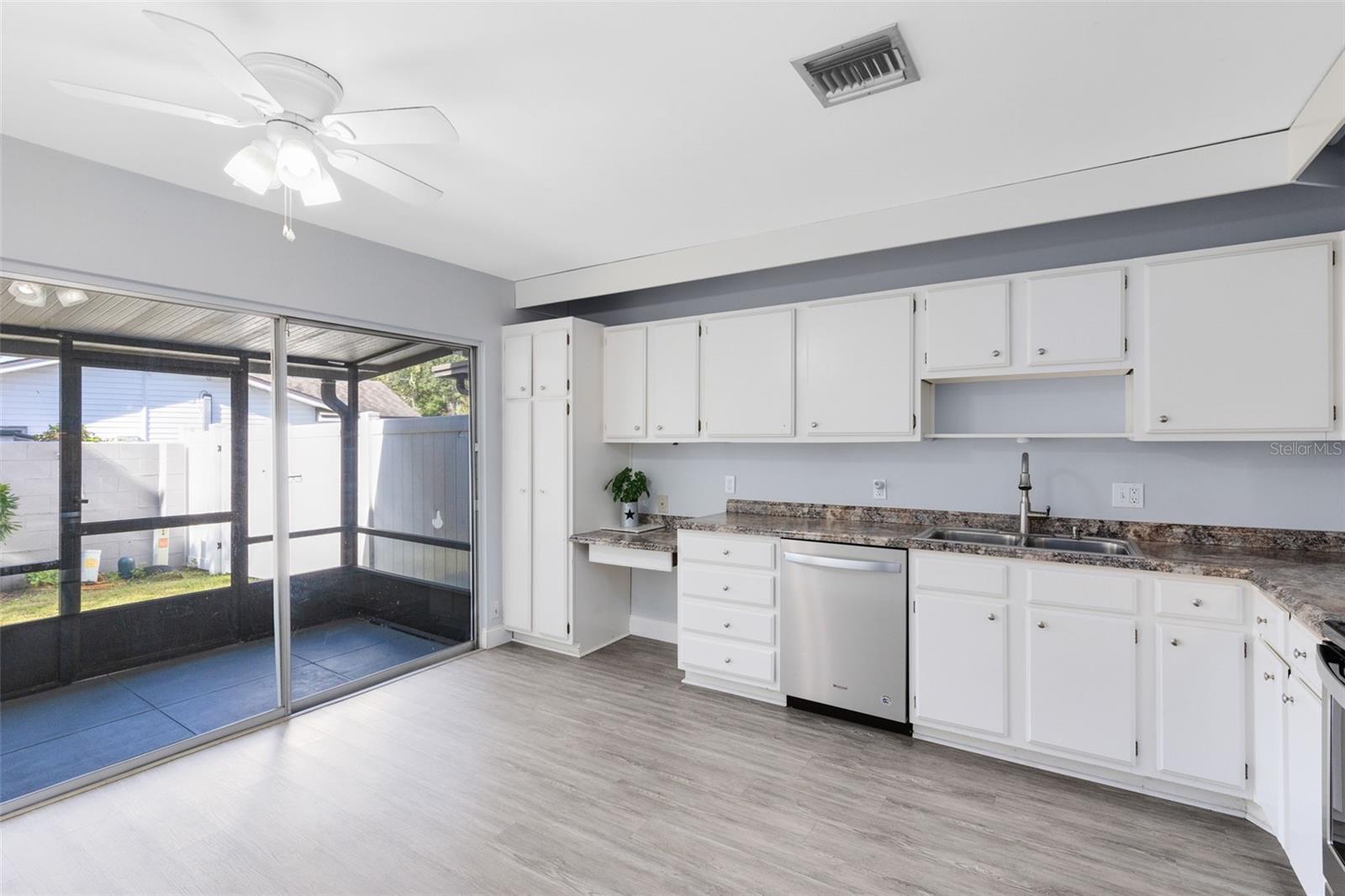 Image 8 of 35 For 890 Jonathan Way