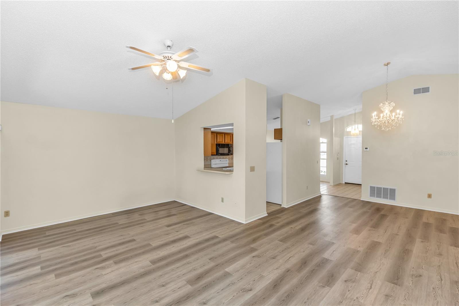 Image 18 of 26 For 5910 Petunia Lane