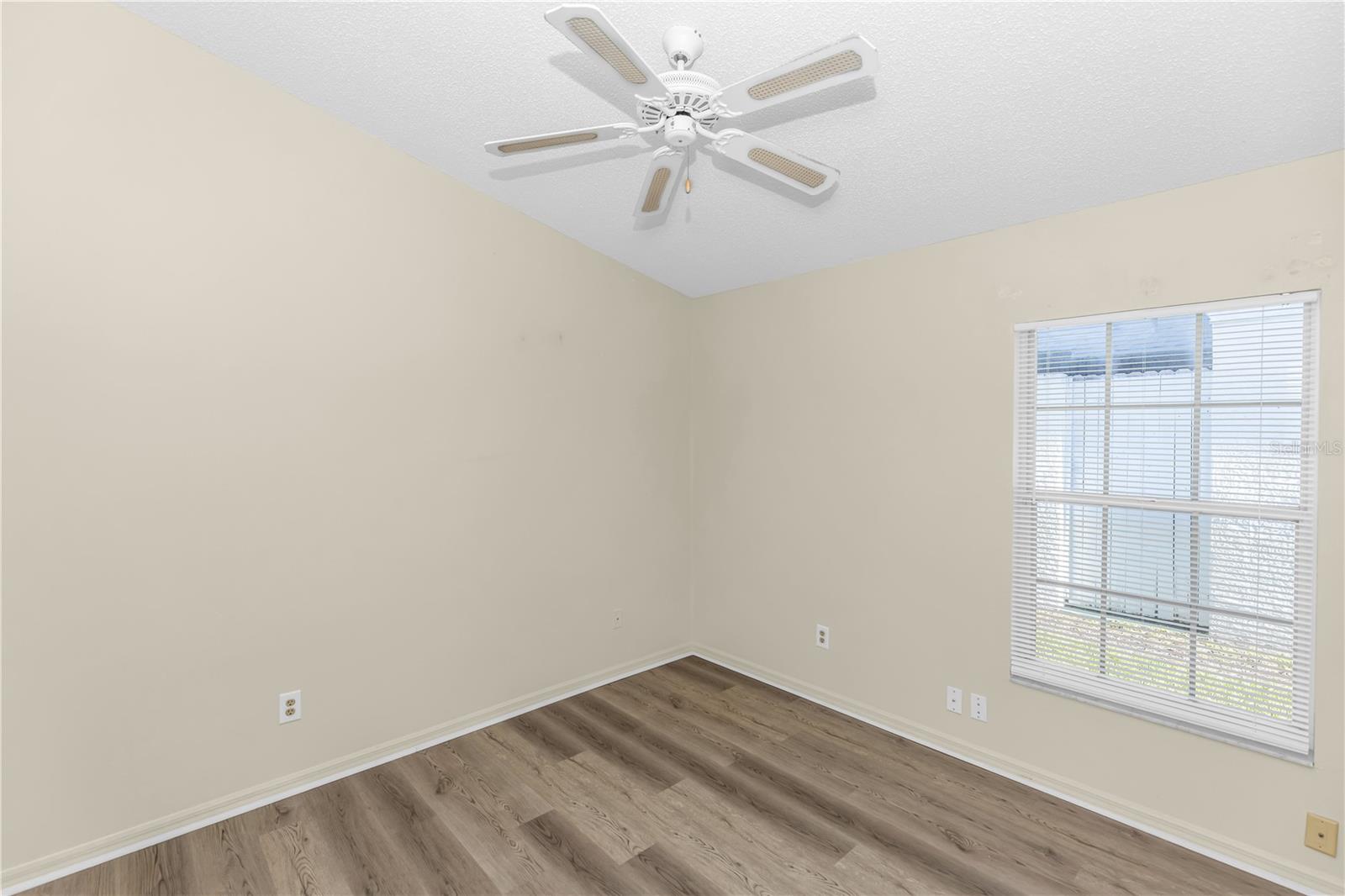 Image 19 of 26 For 5910 Petunia Lane