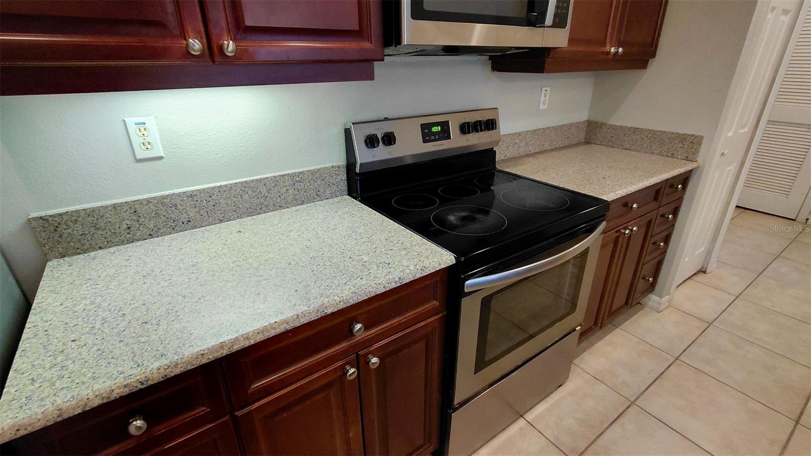 Image 7 of 38 For 11564 Mizzon Drive 104