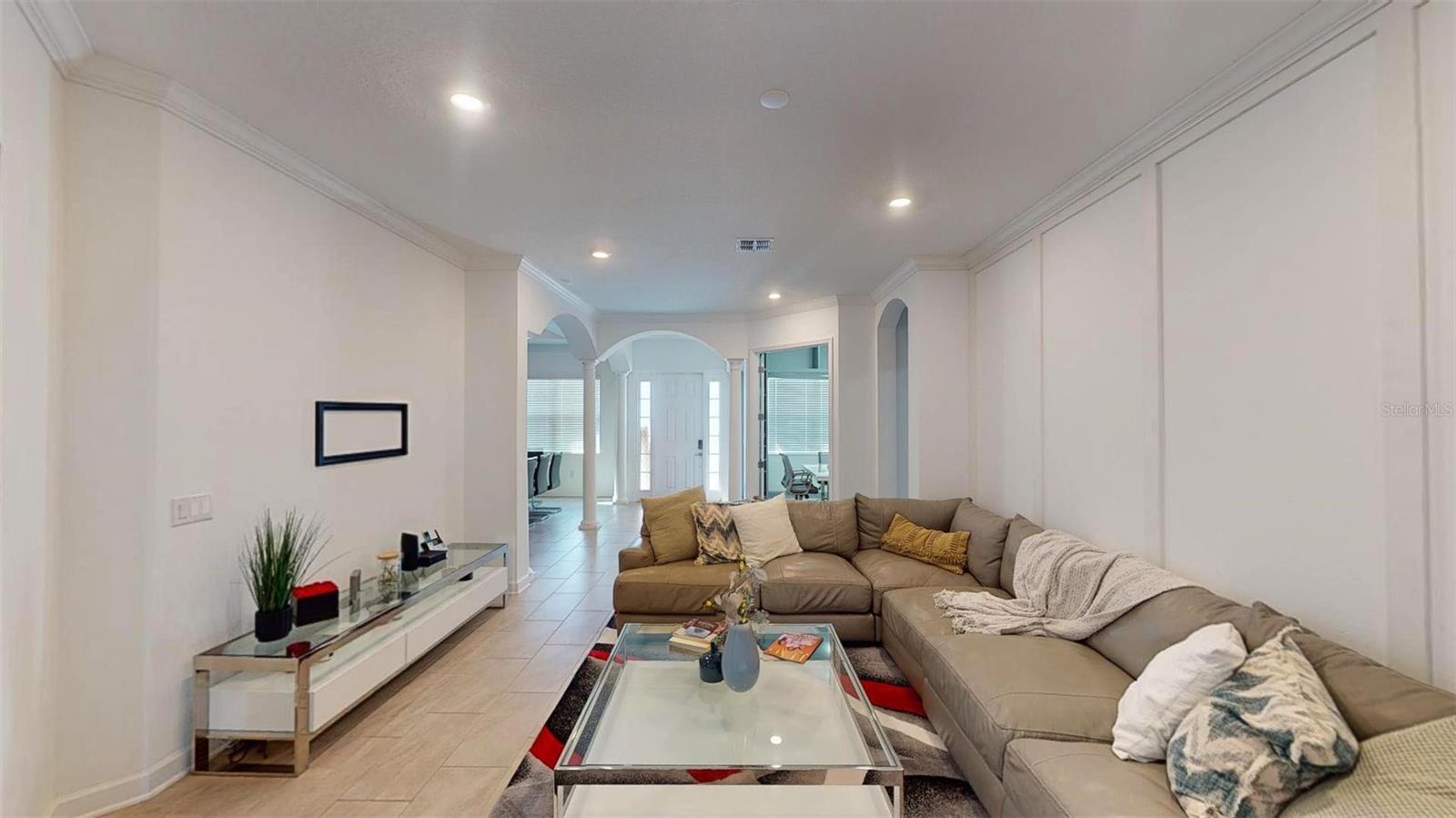 Image 4 of 21 For 8851 Fallen Oak Drive