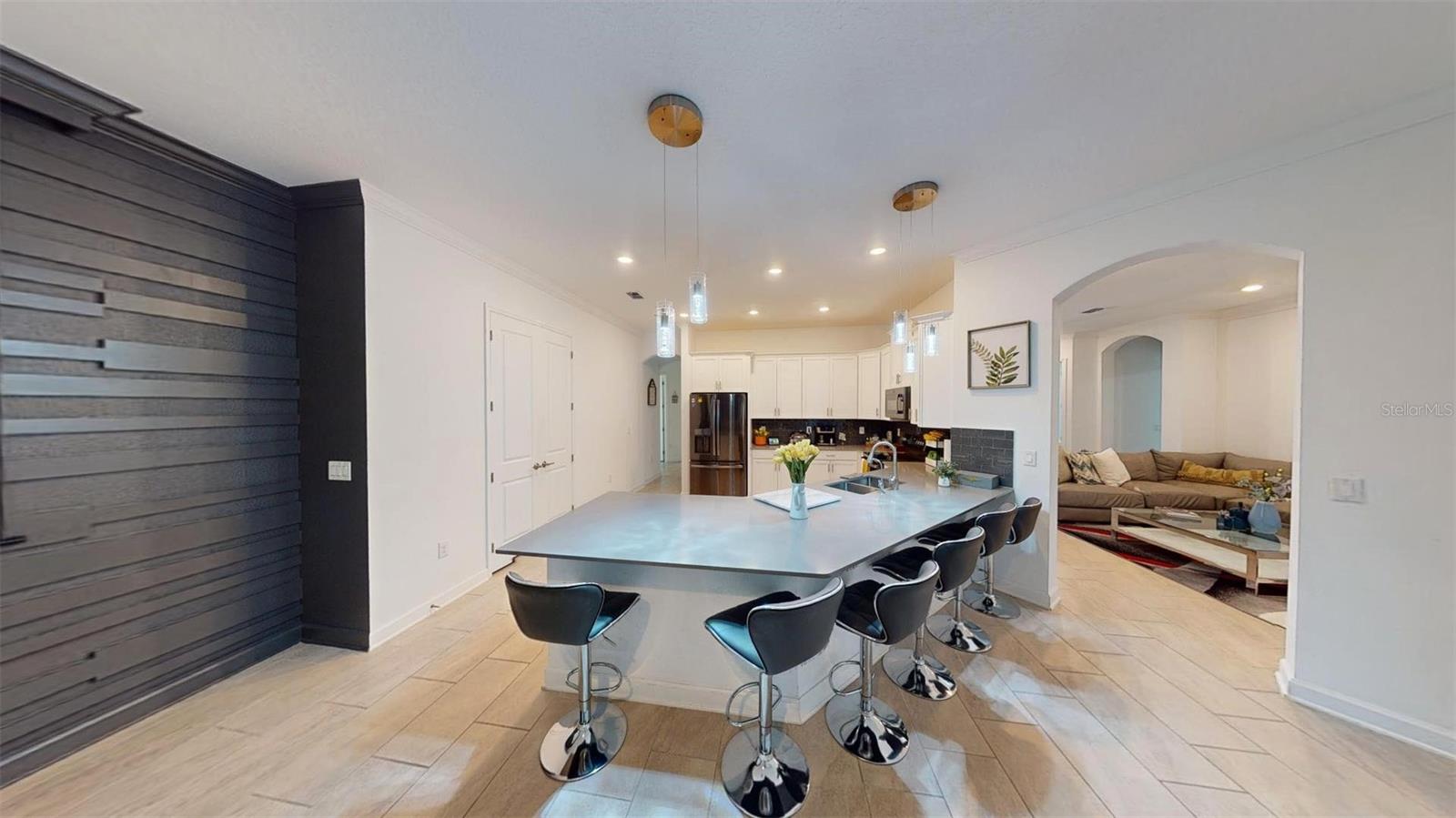 Image 5 of 21 For 8851 Fallen Oak Drive