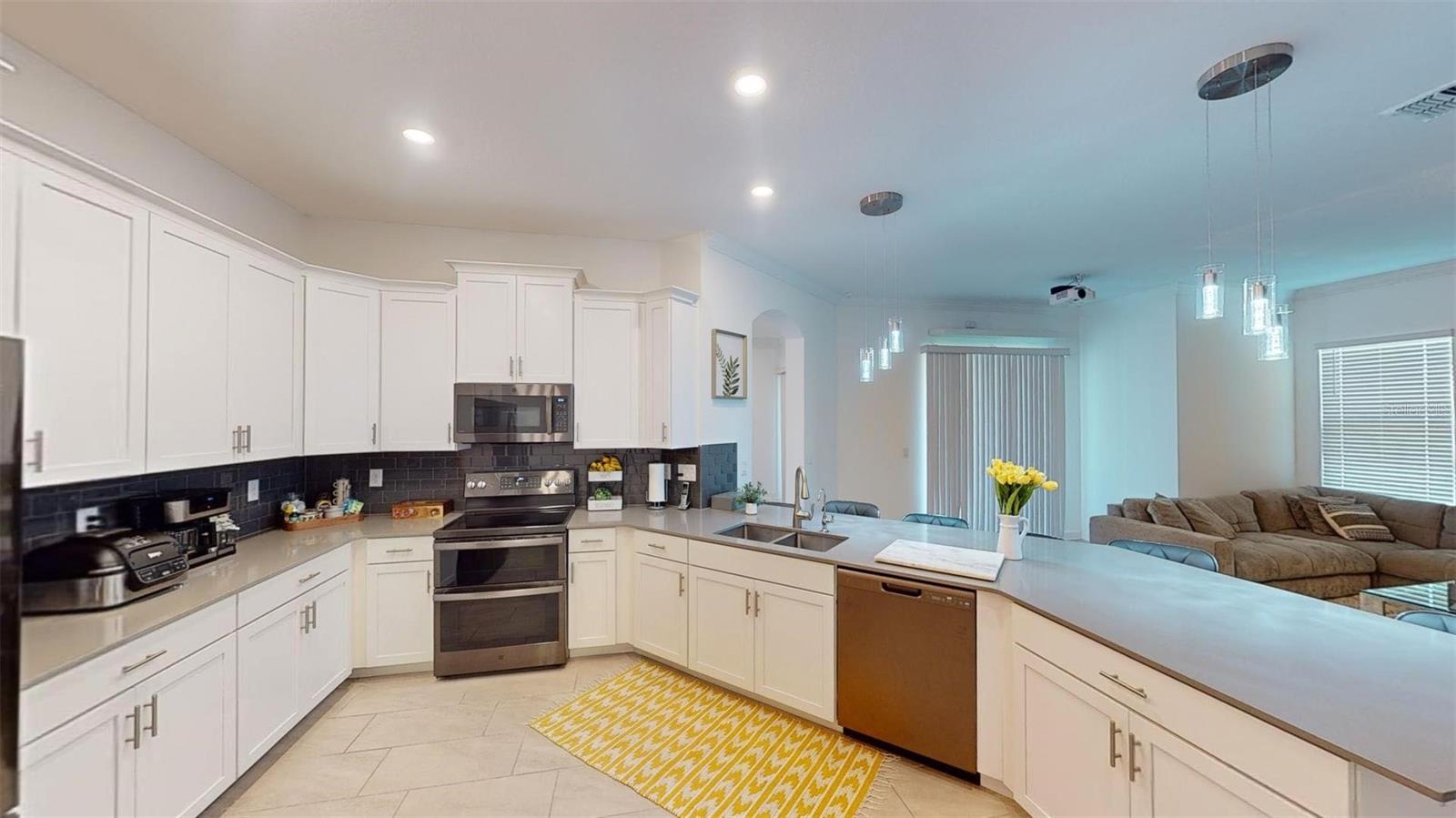 Image 6 of 21 For 8851 Fallen Oak Drive