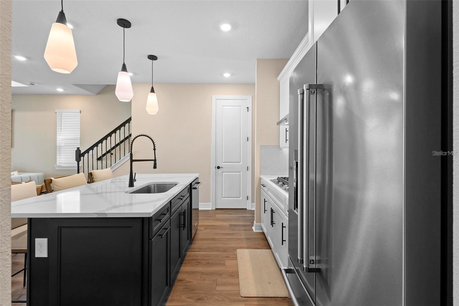 Image 3 of 8 For 10215 Park Estates Avenue