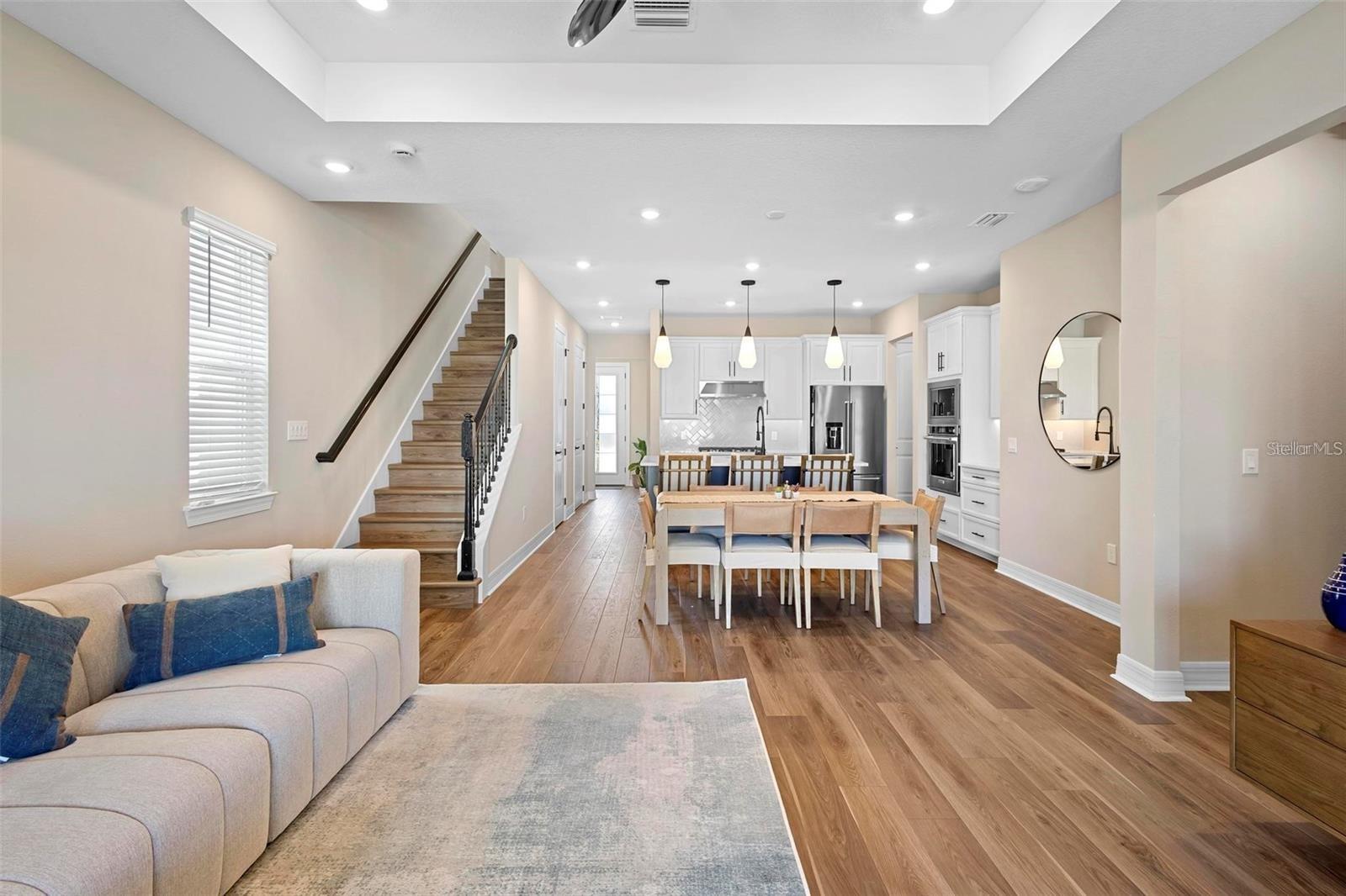 Image 5 of 8 For 10215 Park Estates Avenue