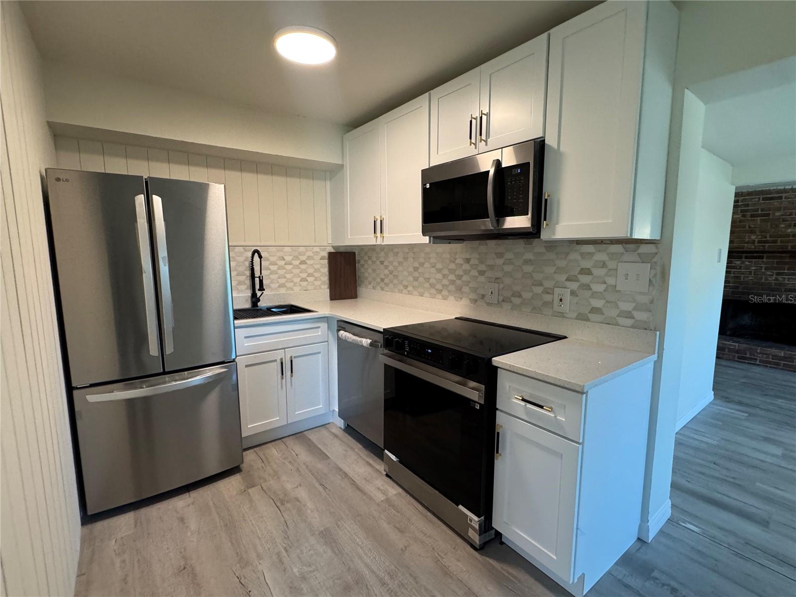 Image 10 of 26 For 7224 Valiant Court