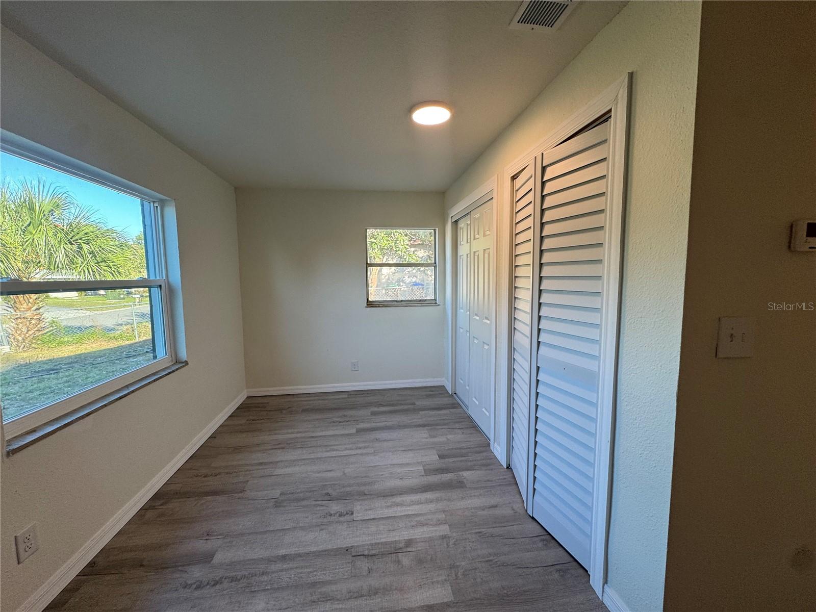 Image 18 of 26 For 7224 Valiant Court