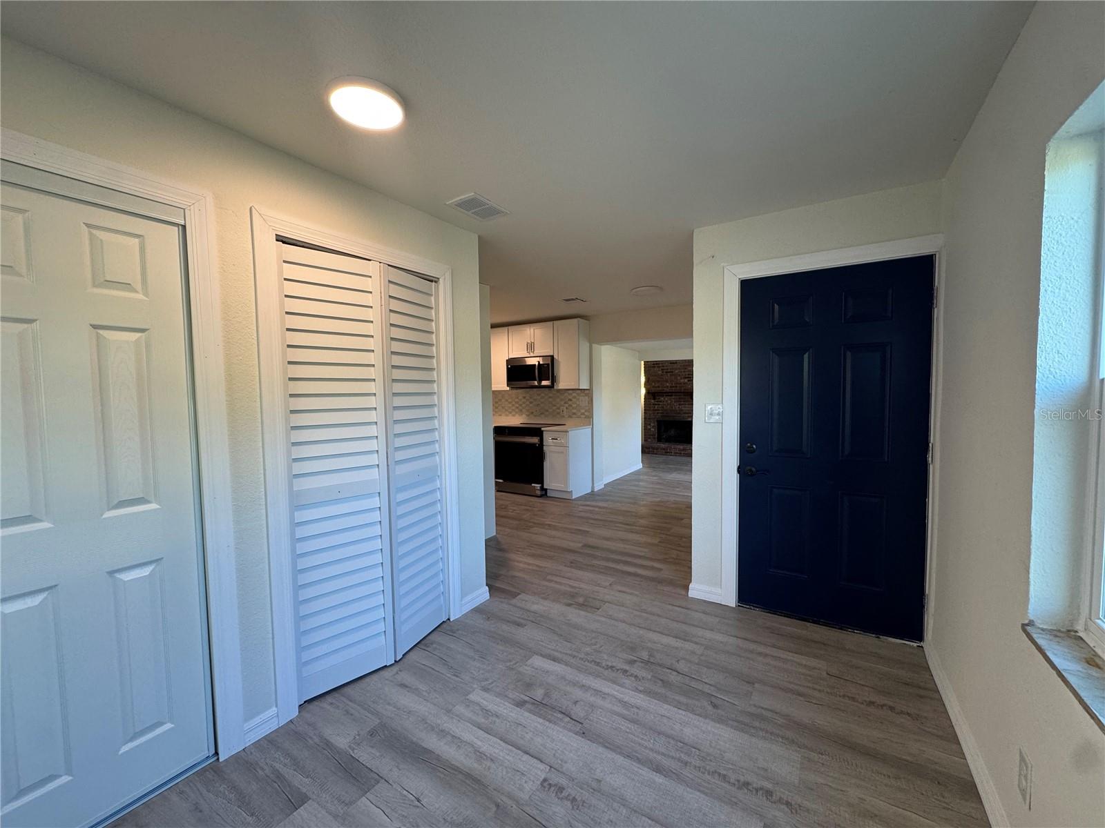 Image 19 of 26 For 7224 Valiant Court