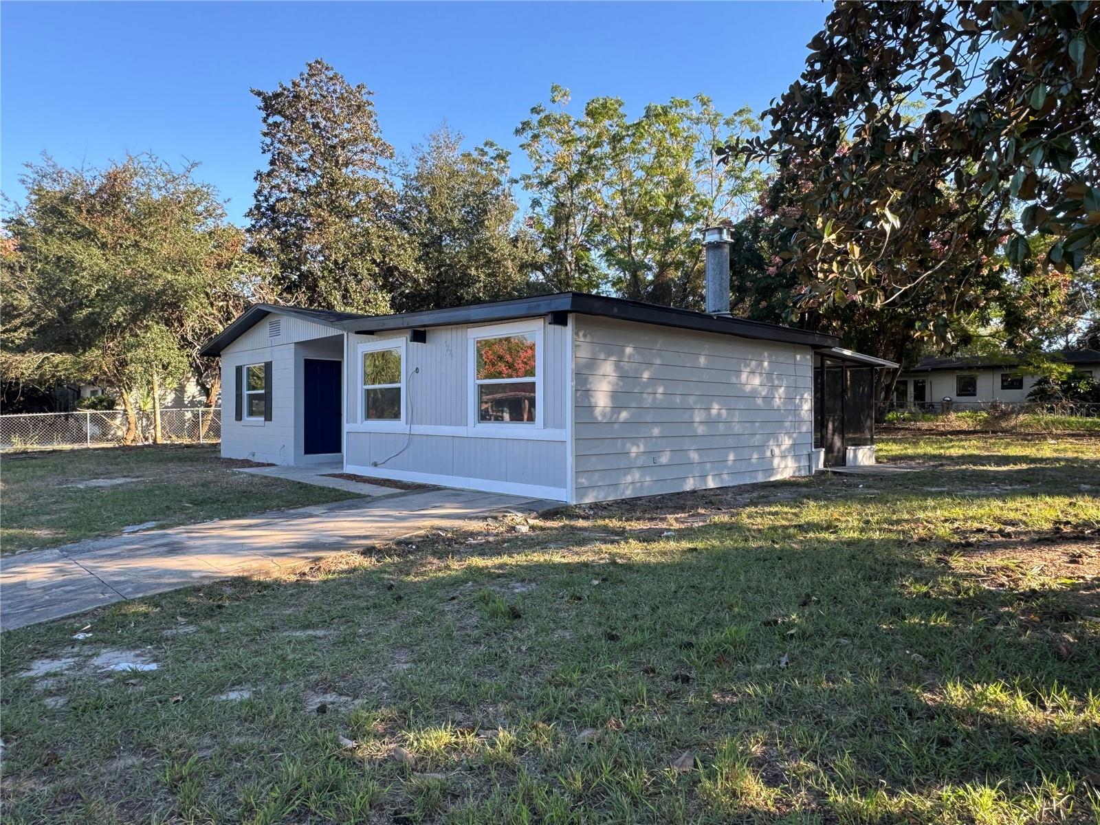 Image 2 of 26 For 7224 Valiant Court