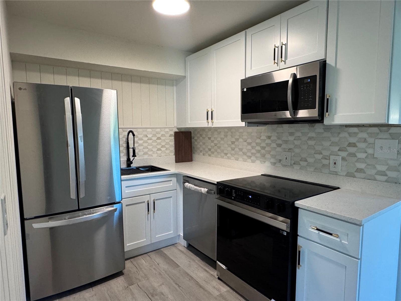 Image 21 of 26 For 7224 Valiant Court