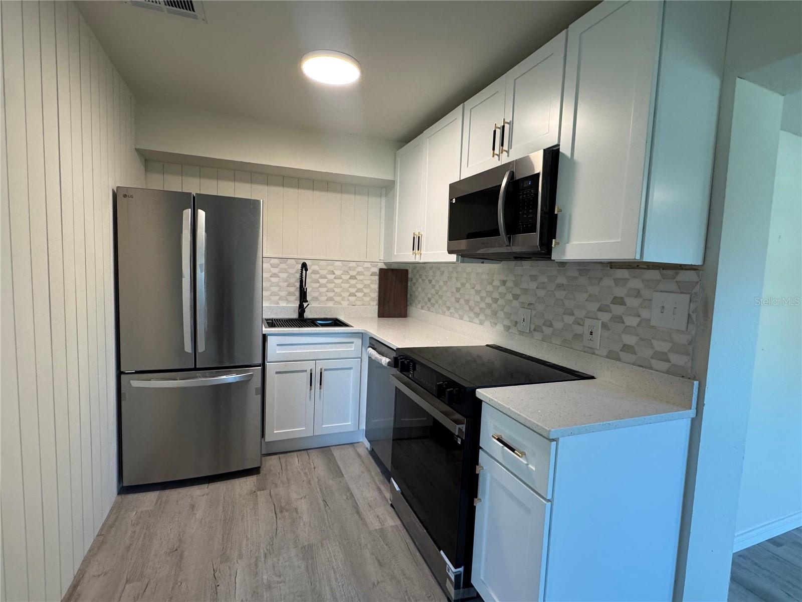 Image 24 of 26 For 7224 Valiant Court