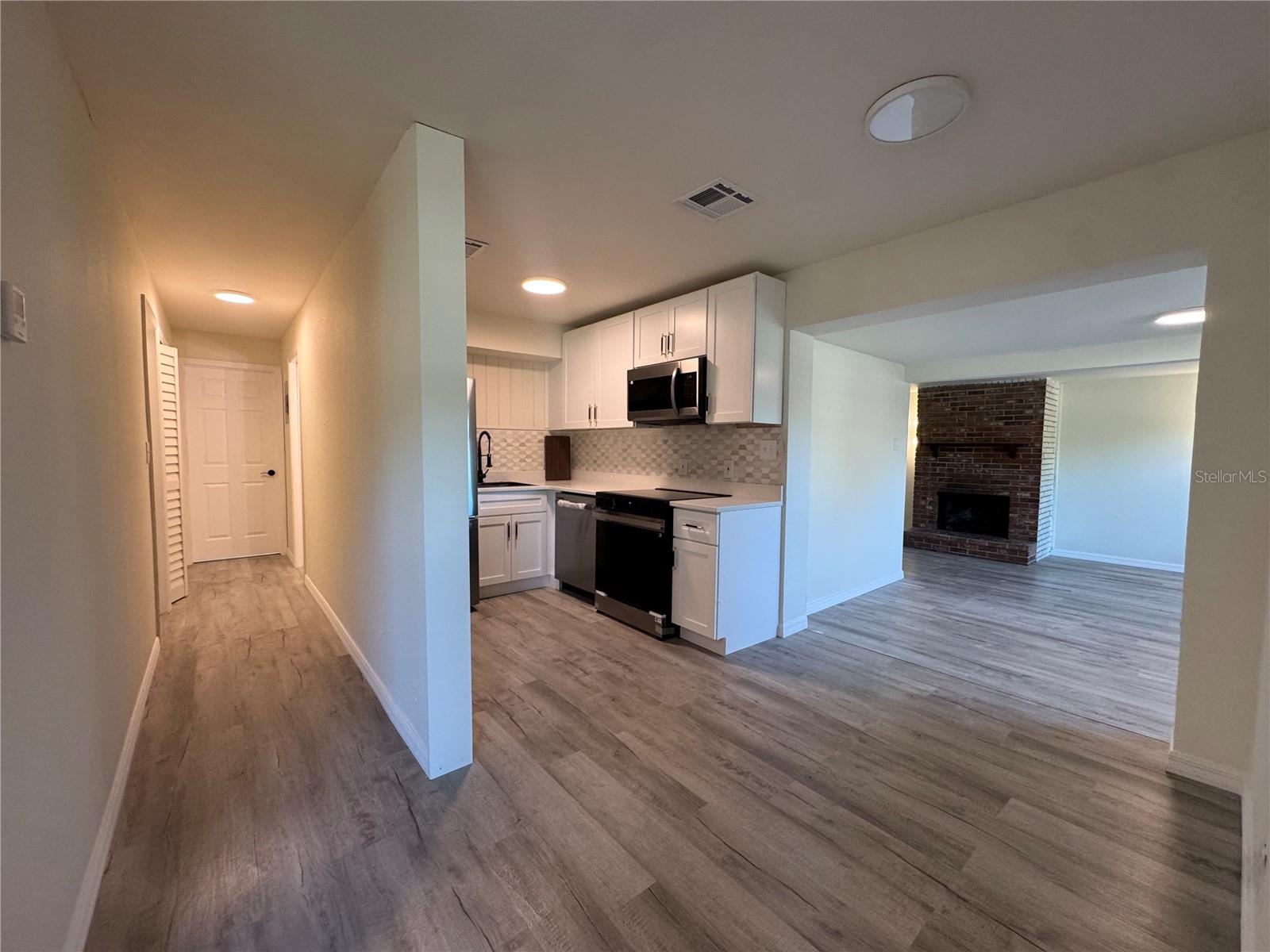 Image 6 of 26 For 7224 Valiant Court