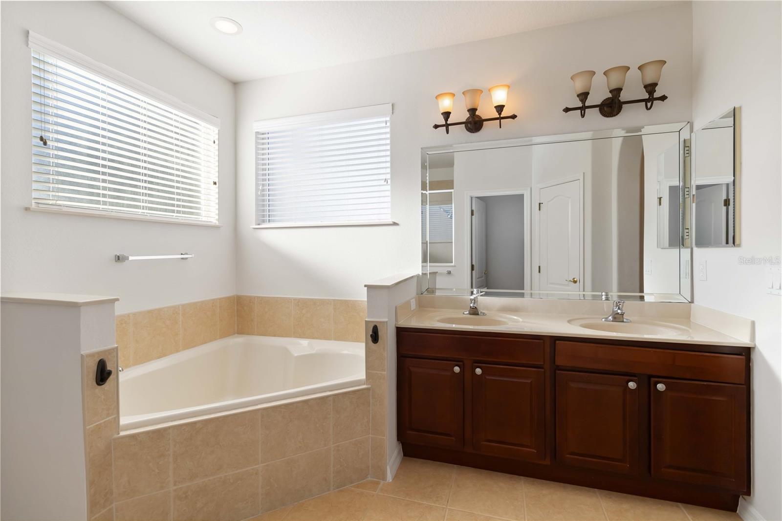 Image 26 of 48 For 13139 Hatherton Circle